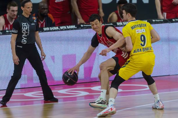 表现出卓越 表现出卓越