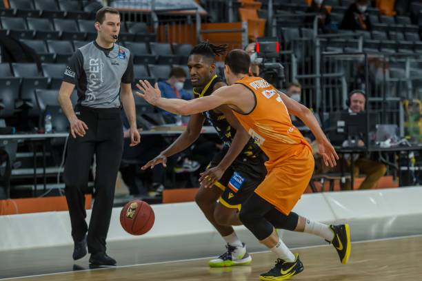 了弗赖堡快 了弗赖堡快