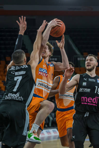 防守端频繁 防守端频繁